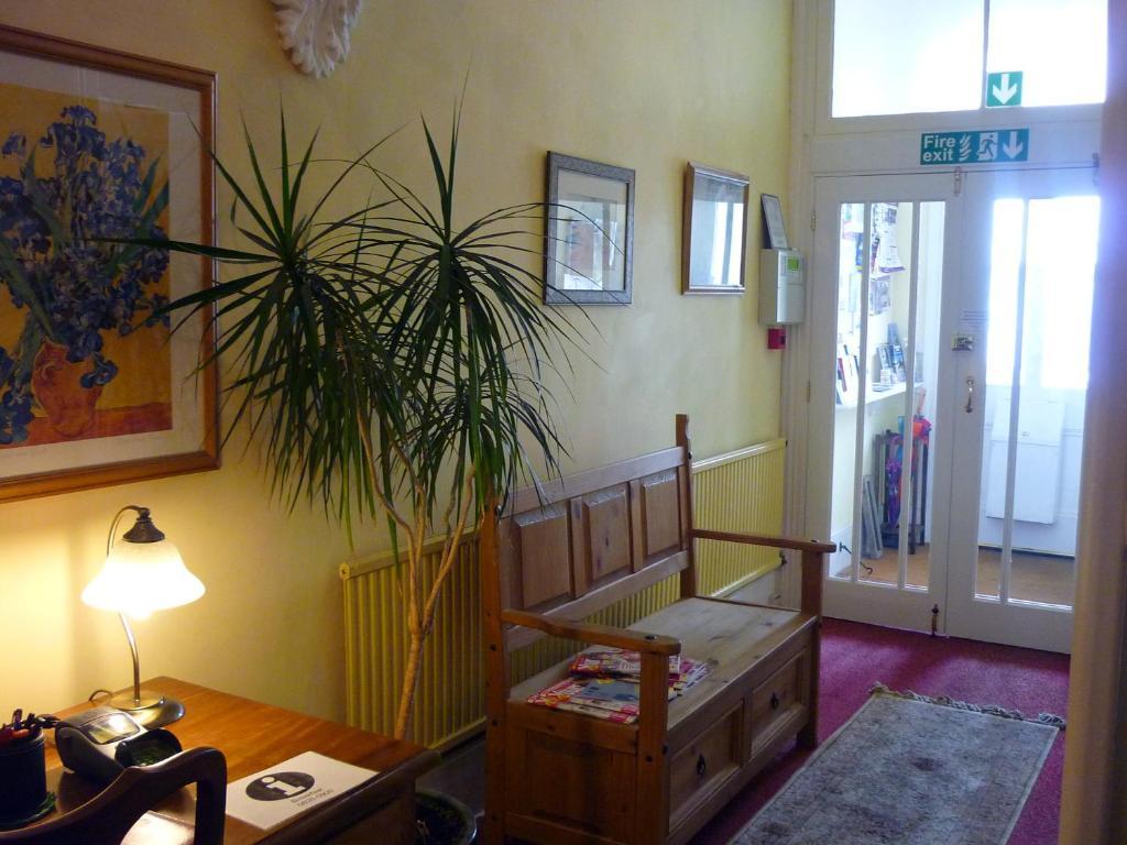 Arden Guest House Істборн Екстер'єр фото
